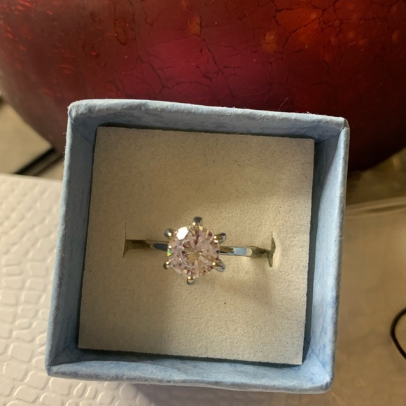 Size 6 Princess ring - Picture 4 of 4